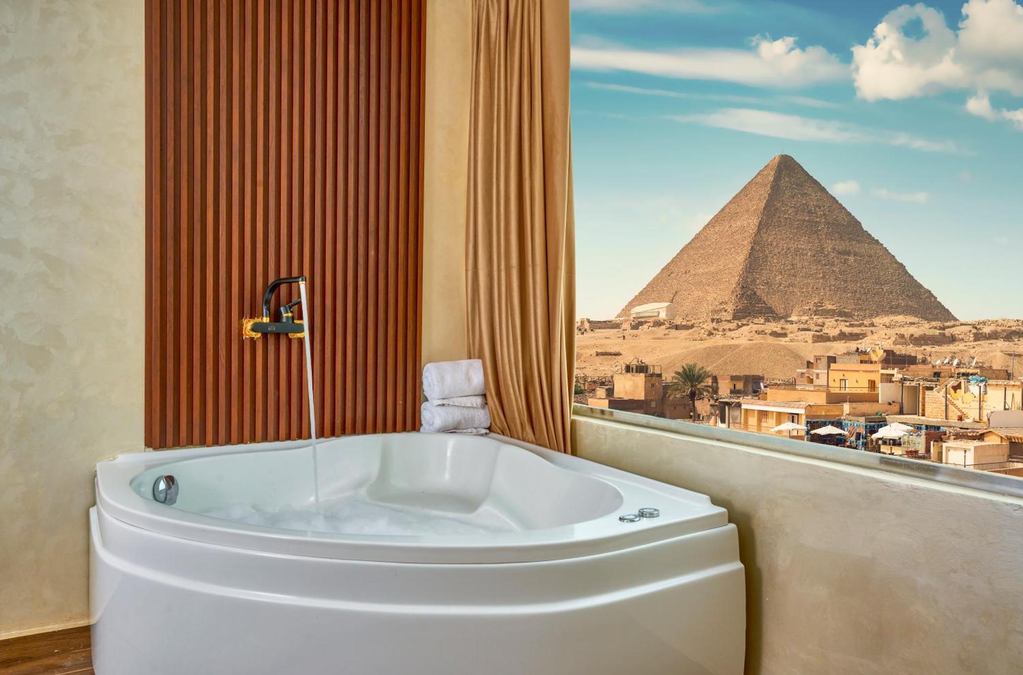 Cleopatra Tower Pyramid View Hotell Kafret el-Gabal Exteriör bild