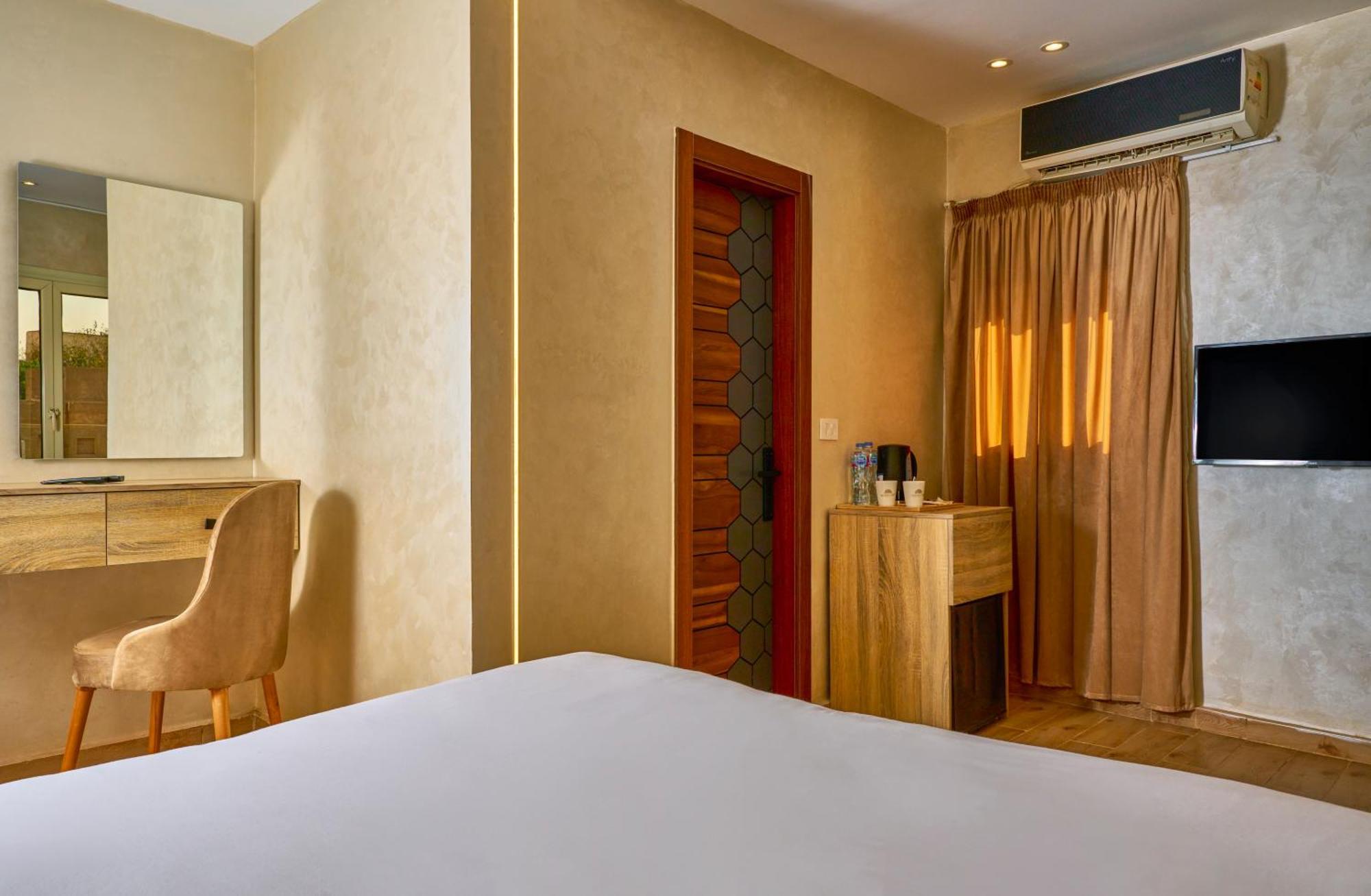 Cleopatra Tower Pyramid View Hotell Kafret el-Gabal Exteriör bild