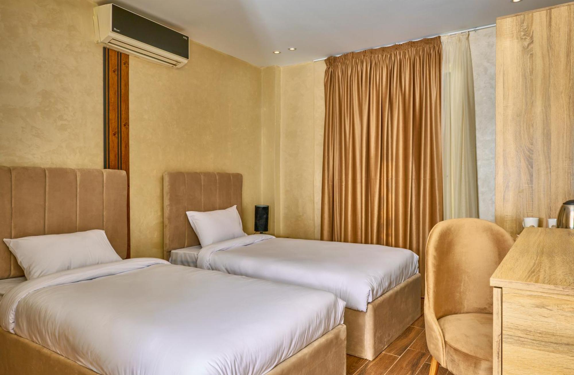 Cleopatra Tower Pyramid View Hotell Kafret el-Gabal Exteriör bild